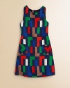 She'll put the pieces of the fashion puzzle together in this classic shift silhouette with decorative buttons and patch pockets.ScoopneckSleevelessBack buttonsFront patch pockets57% linen/43% silkDry cleanMade in the USA of imported fabric Please note: Number of buttons may vary depending on size ordered. 