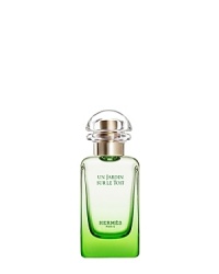 Inspired by annual themes at HERMÈS, the garden perfumes collection is an olfactory stroll, in situ creation, in the footsteps of the in-house perfumer. A little slice of nature perched on the rooftop of the building of the house of HERMÈS, 24 Faubourg Saint-Honoré. A feast for the sense and the mind. A fragrance of light and delight, crunchy and cheerful.Fruity, vegetal, floral. Inspired by annual themes at HERMÈS, the garden perfumes collection is an olfactory stroll, in situ creation, in the footsteps of the in-house perfumer. A little slice of nature perched on the rooftop of the building of the house of HERMÈS, 24 Faubourg Saint-Honoré. A feast for the sense and the mind. A fragrance of light and delight, crunchy and cheerful.Fruity, vegetal, floral.