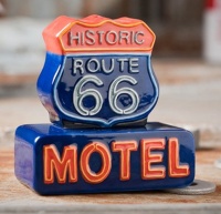 Historic Route 66 Motel Sign Tabletop Salt & Pepper Shaker Set Historic Route 66 Motel Sign Tabletop Salt & Pepper Shaker Set