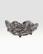 Inspired by the intricacies of natural forms, this graceful collection is richly detailed in cast metal with a blackened finish. From the Black Orchid CollectionBlackened nickel-plate4¾L X 4WHand washImported