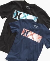 Rad style. When he needs a look for hitting the skate park this weekend, he can pull on this crisp logo tee from Hurley. Rad style. When he needs a look for hitting the skate park this weekend, he can pull on this crisp logo tee from Hurley.