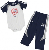 New York Yankees Newborn Adidas Creeper & Pant Set New York Yankees Newborn Adidas Creeper & Pant Set