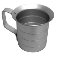 Thunder Group 4.0 Quart Liquid Aluminum Measure Cup Thunder Group 4.0 Quart Liquid Aluminum Measure Cup