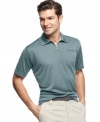 Dry out. Stay comfortable when you're out on the links or just kicking back with this polo shirt from Columbia.