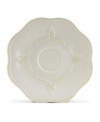 The perfect complement to the Butler's Pantry collection, Butler's Pantry Gourmet dinnerware and dishes showcase a similar vintage style in a new octagonal shape. Ivory earthenware is trimmed and embellished with bas-relief.