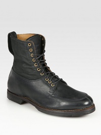 The perfect combination of style and durability constructed in geniune leather for a rich yet rugged feel.Leather upperLeather liningRubber soleMade in USA The perfect combination of style and durability constructed in geniune leather for a rich yet rugged feel.Leather upperLeather liningRubber soleMade in USA
