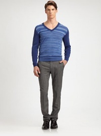 Sleek and sophisticated winter-wear that is just as cozy, with contrasting sleeves crafted in fine Italian wool.V-neckRibbed collar, cuffs and hemCottonDry cleanMade in Italy Sleek and sophisticated winter-wear that is just as cozy, with contrasting sleeves crafted in fine Italian wool.V-neckRibbed collar, cuffs and hemCottonDry cleanMade in Italy