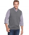 Take your look to the preppy side with this comfortable and stylish sweater vest from Izod.