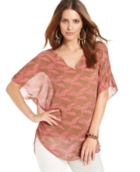With an abstract leaf print, this light RACHEL Rachel Roy top is perfect for adding a pop of pattern to your outfit! With an abstract leaf print, this light RACHEL Rachel Roy top is perfect for adding a pop of pattern to your outfit!