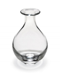 A sensuous, modern posy vase from kate spade's Sweet Pea home collection works well in casual or elegant settings. A sensuous, modern posy vase from kate spade's Sweet Pea home collection works well in casual or elegant settings.