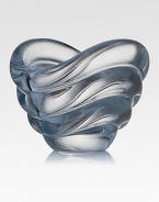 Gentle, curvaceous lines define this elegant piece of fine crystal for the home. 3H X 5LHand washImported