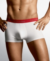 Perfect for the gym and comfortable enough for all other occasions, this stretch trunk from Calvin Klein makes a great addition to your everyday rotation. Perfect for the gym and comfortable enough for all other occasions, this stretch trunk from Calvin Klein makes a great addition to your everyday rotation.