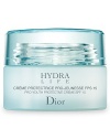 This comforting and protective créme treatment with the added benefit of SPF 15 stimulates water circulation between skin layers, immediately nourishes the skin for a natural radiant glow and protects against environmental stress. Hydra Life Pro-Youth Protective Créme SPF 15 provides care for skin in need of long lasting hydration. 1.7 oz. 