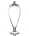 A piece with endless possibilities, the elegant Martha Stewart Collection apothecary jar is crafted of clear glass to house everything from candies to flowers or fake fruit.