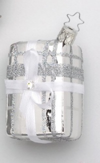 Inge-Glas Gift Ornament Inge-Glas Gift Ornament