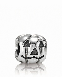A grinning jack-o-lantern in polished sterling silver makes a frightfully festive addition to your PANDORA bracelet. A grinning jack-o-lantern in polished sterling silver makes a frightfully festive addition to your PANDORA bracelet.