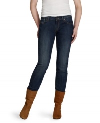 Levi's 528 curvy fit skinnies hug your figure in all the right places! A dark, flattering wash makes them a perfect everyday pair. Levi's 528 curvy fit skinnies hug your figure in all the right places! A dark, flattering wash makes them a perfect everyday pair.