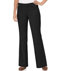 Dockers for women make stretch trousers with a curvy fit and an invisible extra inch at the waistband for a comfortable feel. You'll love the seamless look! Dockers for women make stretch trousers with a curvy fit and an invisible extra inch at the waistband for a comfortable feel. You'll love the seamless look!