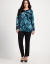 A satin design featuring a spectacular print and a relaxed-yet-flattering fit, thanks to a touch of stretch.Feminine v-necklinePrinted front and sleevesSolid cuffs and backAbout 29 from shoulder to hemPolyester/elastaneDry cleanImported