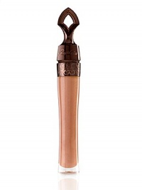 The perfect alliance of beauty and lip care, Terracotta gloss is light and creamy, melt-away and comfortable, delicious and not sticky; truly the ideal texture for summer lips. At the heart of this comforting formula, Marula oil moisturizes and regenerates, while the antioxidant complex and SPF 15 protection index shield the lips.Terracotta Gloss colours are specially developed to enhance, revive and revitalize a tan, while providing warmth and light. The perfect alliance of beauty and lip care, Terracotta gloss is light and creamy, melt-away and comfortable, delicious and not sticky; truly the ideal texture for summer lips. At the heart of this comforting formula, Marula oil moisturizes and regenerates, while the antioxidant complex and SPF 15 protection index shield the lips.Terracotta Gloss colours are specially developed to enhance, revive and revitalize a tan, while providing warmth and light.