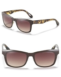 Exude perennial cool in these sleek wayfarers from MARC BY MARC JACOBS.