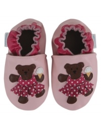 Fun in the sun! She'll be ready for some playtime in these darling Robeez shoes designed for easy movement, grip and muscle development. Fun in the sun! She'll be ready for some playtime in these darling Robeez shoes designed for easy movement, grip and muscle development.