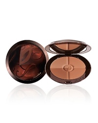 As the seasons change from winter through summer, women find that the tone of their complexion and their bronzing needs change as well. From the ultimate authority in bronzing comes Terracotta 4 Seasons: a variation in four steps to sculpt your tan all year long. The perfect gradation of caramelized tones, Terracotta 4 Seasons features four wonderfully matte shades to blend together to match every desire, skin tone or season for an authentic tan and an incredibly natural result. With endless possibilities for combining and layering, this new powder is essential to sculpt the complexion and reproduce your dream tan to perfection. Its secret to unprecedented luminosity lies in the formula enriched with pure gold that plays within the four tones for a tan that maintains radiance, no matter what the season. As the seasons change from winter through summer, women find that the tone of their complexion and their bronzing needs change as well. From the ultimate authority in bronzing comes Terracotta 4 Seasons: a variation in four steps to sculpt your tan all year long. The perfect gradation of caramelized tones, Terracotta 4 Seasons features four wonderfully matte shades to blend together to match every desire, skin tone or season for an authentic tan and an incredibly natural result. With endless possibilities for combining and layering, this new powder is essential to sculpt the complexion and reproduce your dream tan to perfection. Its secret to unprecedented luminosity lies in the formula enriched with pure gold that plays within the four tones for a tan that maintains radiance, no matter what the season.