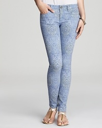 Imbued with a pretty paisley print that's at once preppy and bohemian, these Paige Denim ultra-skinny jeans are a must-have for statement-making summer style. Imbued with a pretty paisley print that's at once preppy and bohemian, these Paige Denim ultra-skinny jeans are a must-have for statement-making summer style.