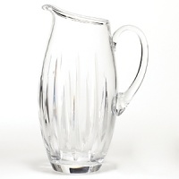 Crafted by European artisans with a unique attention to detail, the delicately etched Soho pitcher is graceful and refined.