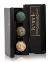 Dress up your holiday look this season with Laura Mercier's Petite Baked Eye Color Trio – Wet/Dry. Featuring three Baked Eye Colors in a range of shimmering shades, this petite and portable palette is the perfect way to take your look from day to night. For an even wash of color, apply dry, or for more vibrant shimmer, simply dampen the brush with water and apply wet. Dress up your holiday look this season with Laura Mercier's Petite Baked Eye Color Trio – Wet/Dry. Featuring three Baked Eye Colors in a range of shimmering shades, this petite and portable palette is the perfect way to take your look from day to night. For an even wash of color, apply dry, or for more vibrant shimmer, simply dampen the brush with water and apply wet.