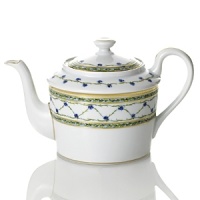 The delicate detail on this Allee Royale Dinnerware makes a classic yet eye-catching addition to your tabletop. The delicate detail on this Allee Royale Dinnerware makes a classic yet eye-catching addition to your tabletop.