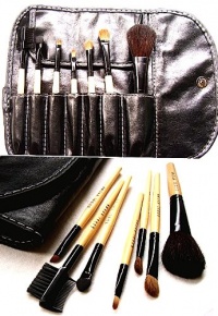 bobbi brown brushes set. 7pcs with 1free gift.