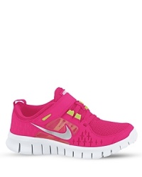 Super natural flexibility for supernatural athletes. The ultra-lightweight Nike Free Run 3 Girl's running sneaker offers a barefoot-like feel with cushioning, traction and underfoot protection for comfort on the playground and beyond. Super natural flexibility for supernatural athletes. The ultra-lightweight Nike Free Run 3 Girl's running sneaker offers a barefoot-like feel with cushioning, traction and underfoot protection for comfort on the playground and beyond.