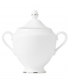 In 18th century England, Josiah Wedgwood, creator of the world famous Wedgwood ceramic ware, established a tradition of outstanding craftsmanship and artistry which continues today. The heirloom-quality Signet Platinum dinnerware pattern is designed for formal entertaining, in pristine white bone china banded with polished platinum.