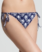 Preppy girls will love this printed bikini bottom from Lilly Pulitzer. Splashed in an eye-catching octopus motif, it's a perfect partner for freshwater pearls.