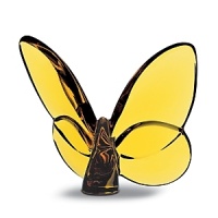 Whether as a place setting, a gift or a decorative item, the charming crystal lucky butterfly emanates a sense of happiness and hope. Whether as a place setting, a gift or a decorative item, the charming crystal lucky butterfly emanates a sense of happiness and hope.