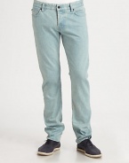 Classic straight-leg fit, in a light-blue wash that lends a summery feel, shaped in cool, comfortable cotton.Five-pocket styleInseam, about 33CottonMachine washImported