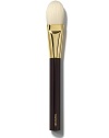 Tom Ford's brush collection is designed to bring ease and luxury to the process of creating your look - they make expert makeup application completely effortless.  Create a flawless canvas with this synthetic hair brush. Designed as the perfect companion to the Tom Ford Traceless Foundation SPF15, it easily smoothes and blends liquid foundation onto skin to create an even, seamless complexion without streaking. Handle is designed for true comfort and balance.