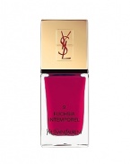 Yves Saint Laurent introduces the new line of La Laque Couture. Its vibrant collection make every woman couture to the fingertips. New formula offers extreme shine and care for nails.