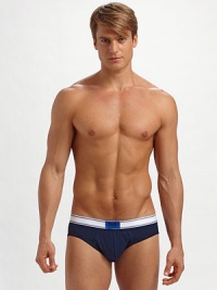 A slightly higher, mid-waist fit with generous support and a form-fitting finish in smooth cotton. Logo waistband 95% cotton/5% elastane Machine wash Imported A slightly higher, mid-waist fit with generous support and a form-fitting finish in smooth cotton. Logo waistband 95% cotton/5% elastane Machine wash Imported