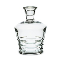 Horizontal, leaf-like cuts dance across the bowls of this captivating decanter from Baccarat.