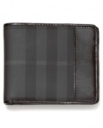 The classic check pattern on the exterior of this bi-fold wallet is a constant reminder of your taste for the finer things in life.