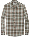 Your low-key weekend plaid is anything but lumberjack-this shirt from DC Shoes hits a favorite pattern in style.