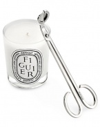 Prolong the life of your candle with diptyque's new wick trimmer made of stainless steel. Keeping the wick of your candle trimmed to ½ will ensure the optimal life of your candle. 