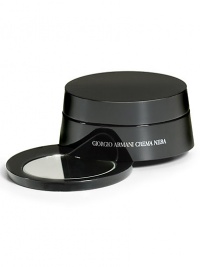 A complete anti-aging treatment for the eye with all the powers of Crema Nera. This unique formula is an association of Obsidian Mineral Complex with key anti-aging ingredients specific to the eye area. The innovative packaging of a compact with a mirror is perfect for daily touch-ups. 0.53 oz. 