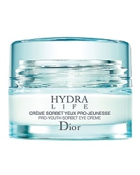 This fresh and comforting eye crème actively moisturizes and treats the eye contour area. It instantly hydrates and reduces dark circles under the eye, visibly smoothes and softens fine lines and gives the eye contour area an instant radiant finish! This fresh and comforting eye crème actively moisturizes and treats the eye contour area. It instantly hydrates and reduces dark circles under the eye, visibly smoothes and softens fine lines and gives the eye contour area an instant radiant finish!