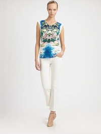 A tropical Hawaiian print decorates this sleeveless cotton style.Jewel necklineSleevelessCottonDry cleanImportedModel shown is 5'11 (180cm) wearing US size 4. A tropical Hawaiian print decorates this sleeveless cotton style.Jewel necklineSleevelessCottonDry cleanImportedModel shown is 5'11 (180cm) wearing US size 4.