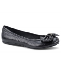 Plush, pretty bows take these cute shoes to another level. The Josie flats by Born are lined in fabric and leather for a smooth, comfy look that you're sure to love. Plush, pretty bows take these cute shoes to another level. The Josie flats by Born are lined in fabric and leather for a smooth, comfy look that you're sure to love.