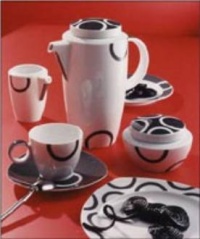 Thomas by Rosenthal Vario Black Circle Medium Serving Bowl Thomas by Rosenthal Vario Black Circle Medium Serving Bowl