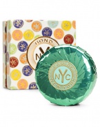 Inspired by the high-speed, sense-awakening energy of New York, Eau de New York is captivatingly sexy, enticing, racy. The invigorating unisex scent is a blend of citrusy fruits, exotic flowers and fresh greens, with lingering base notes of vetiver, oakmoss and musk. 